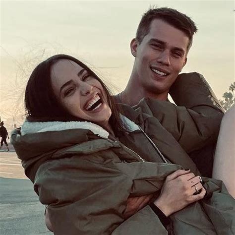 sofia carson pareja|Así es la relación de Sofía Carson y Nicholas。